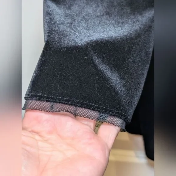 J. Jill Black Velvet Embroidered Top M Floral Whimsigoth Gothic Romantic Blouse - Picture 5 of 8